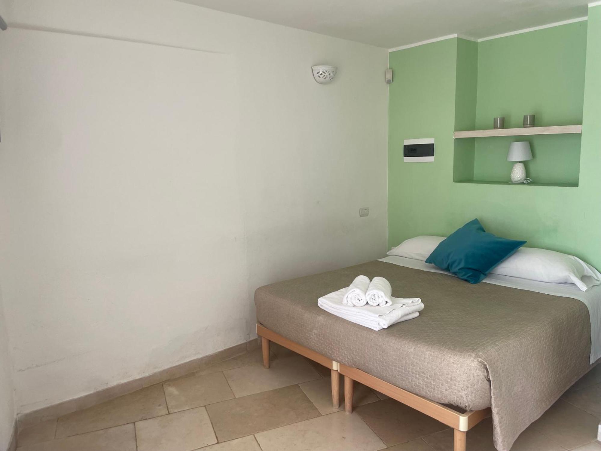 Relais Trulli Le Icone Bed & Breakfast ออสตูนี ภายนอก รูปภาพ